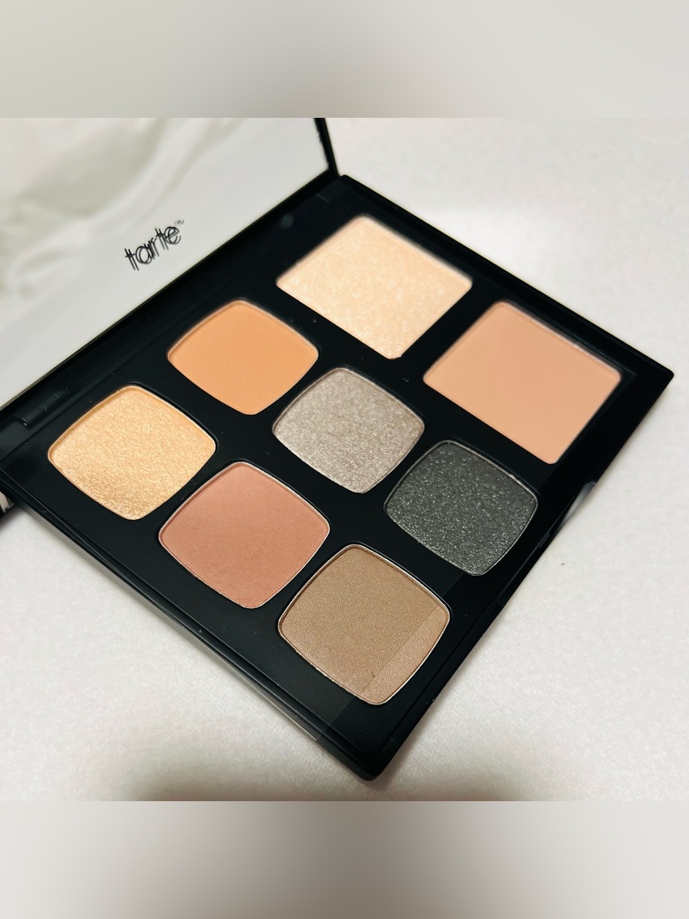 NWT Tarte Maneater On the Prowl Neutral Eyeshadow Palette - Picture 4 of 4